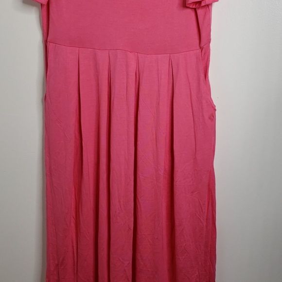 Flutter Sleeve Pocket Dress - Picture 2 of 3